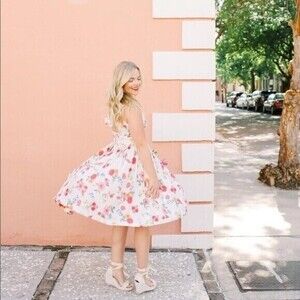 Gal Meets Glam Cassie Floral Tie Back Fit & Flare Linen Dress in Soft White